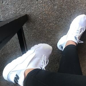 Women’s Nike Huarache. Size 11